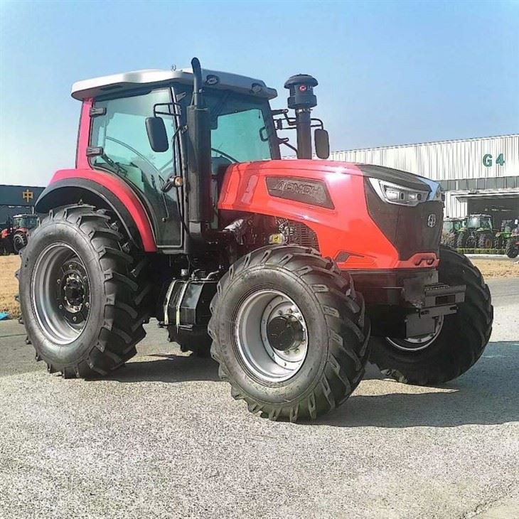 Kitajski kmetijski traktor Sading Tractor SD2404